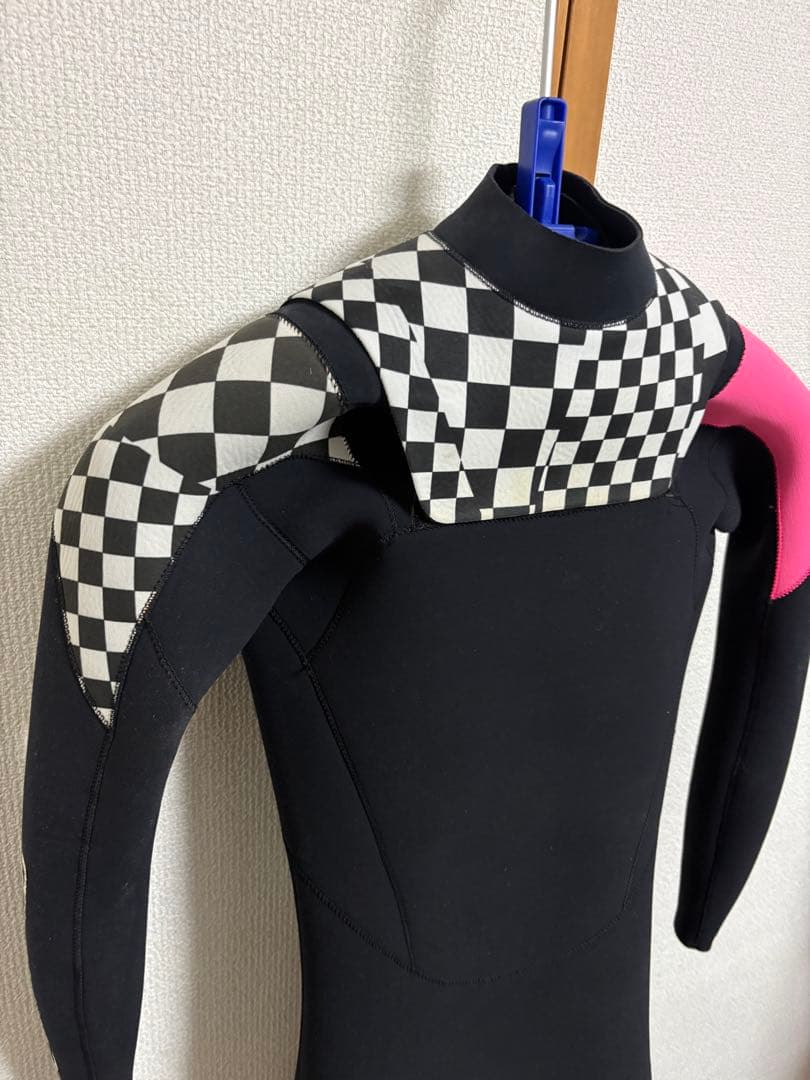 BREAKER OUT 3mmフルスーツ ブラック ピンク チェック柄