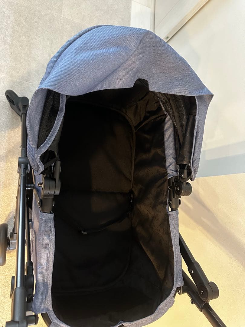 【ほぼ未使用】コンビ FikaGO FreeTogo 2　小型犬用ペットカート