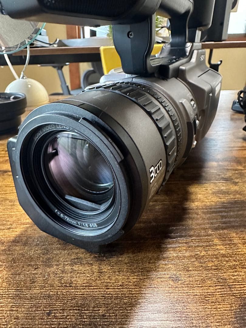 ビデオカメラ SONY handycam DCR-VX2100