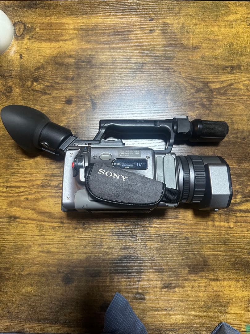 ビデオカメラ SONY handycam DCR-VX2100