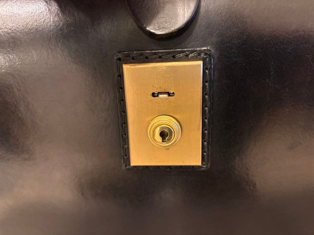 ヘルツ HERZ ビジネスバッグ ラティーゴ 牛革 ブラック 美品