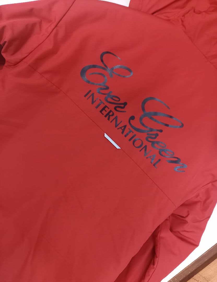 美品　エバーグリーン●E.G.ライトフーディージャケット●Mサイズ　レッド