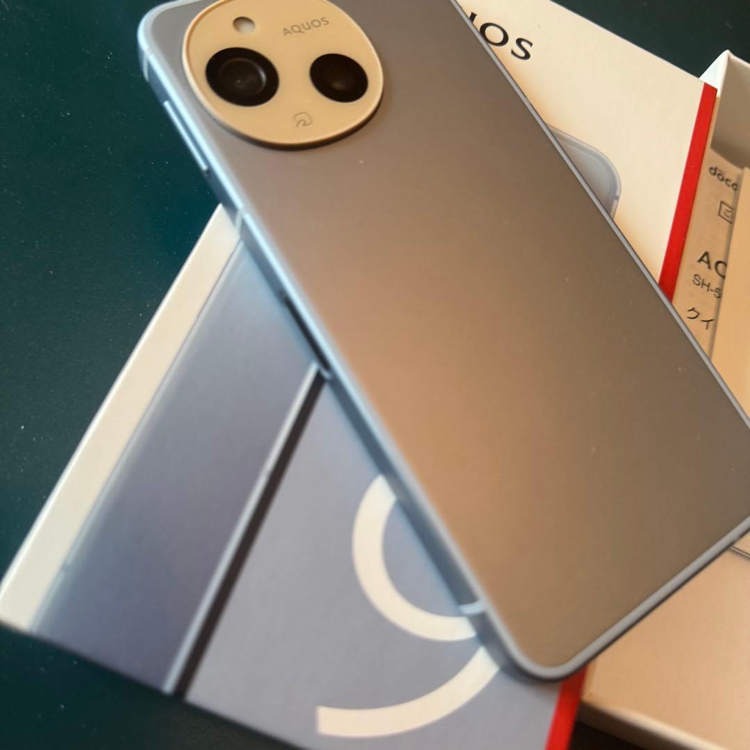 美品　箱付き　AQUOS sense 9 ドコモ