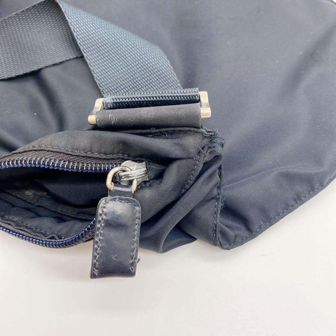 PRADA プラダ ナイロン ショルダーバッグ 三角ロゴ ブラック　男女兼用