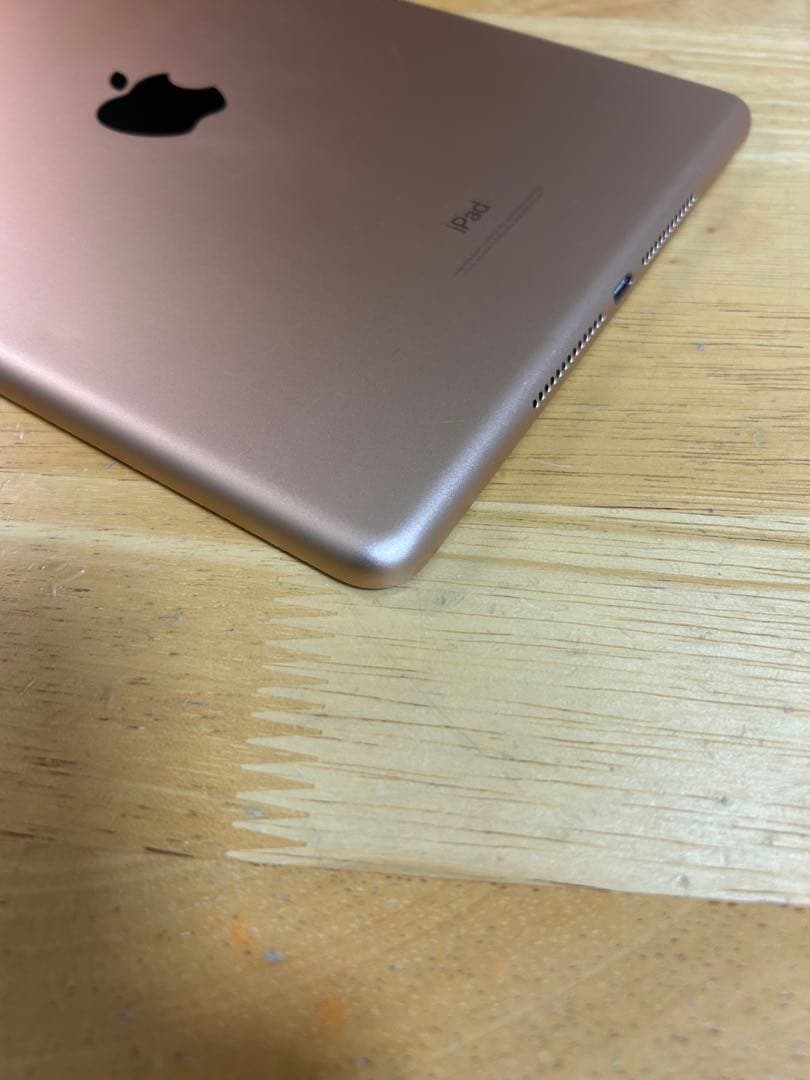 Tamtu　iPad (第6世代) Wi-Fi 32GB ゴールド
