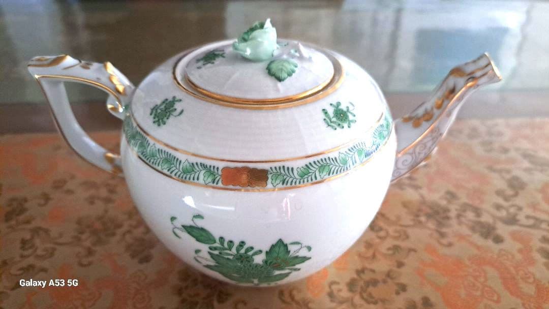 ヘレンドカップ2客とポットのセット