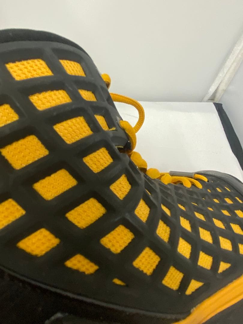 ナイキ バスケットシューズ 黒/黄色 ハイカットスニーカー