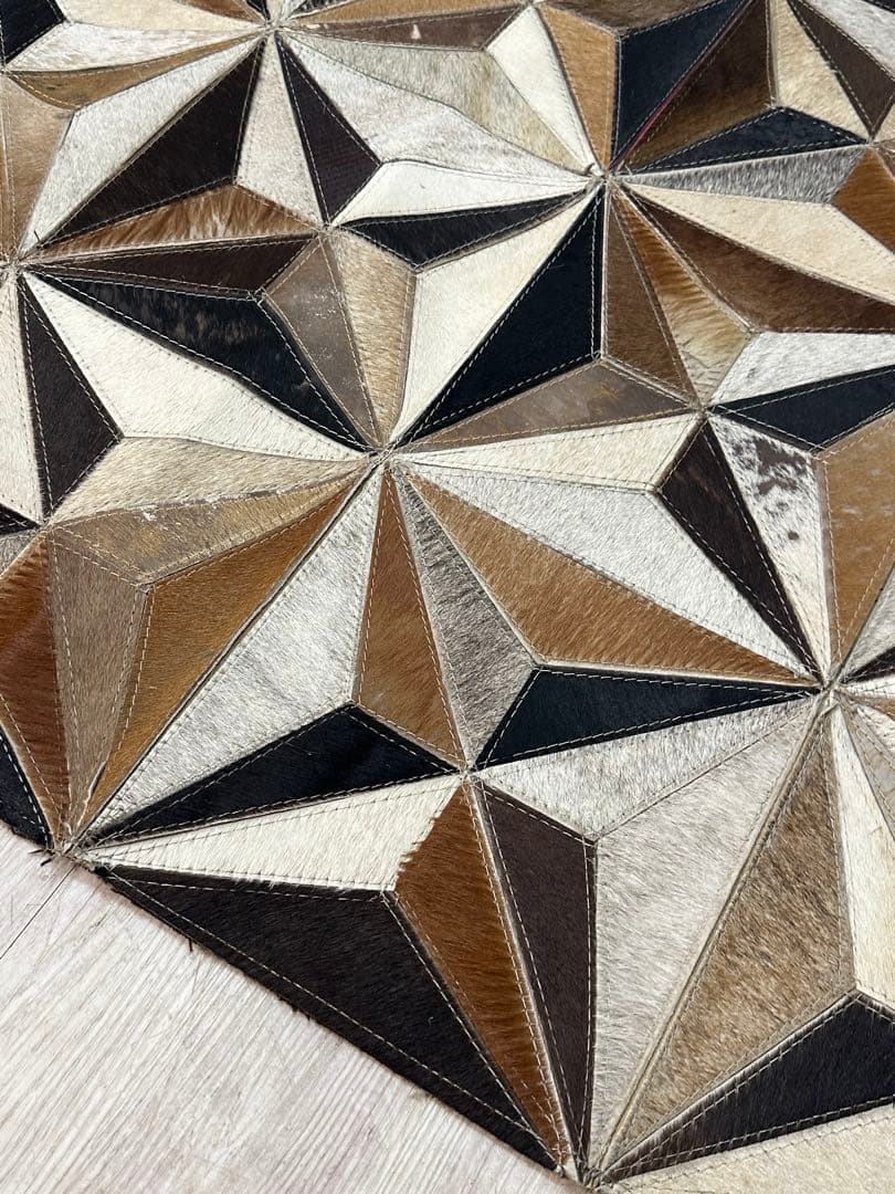 【東京都内23区配送無料】定価17万円　ドイツ製　牛革　絨毯　ラグ　カーペット