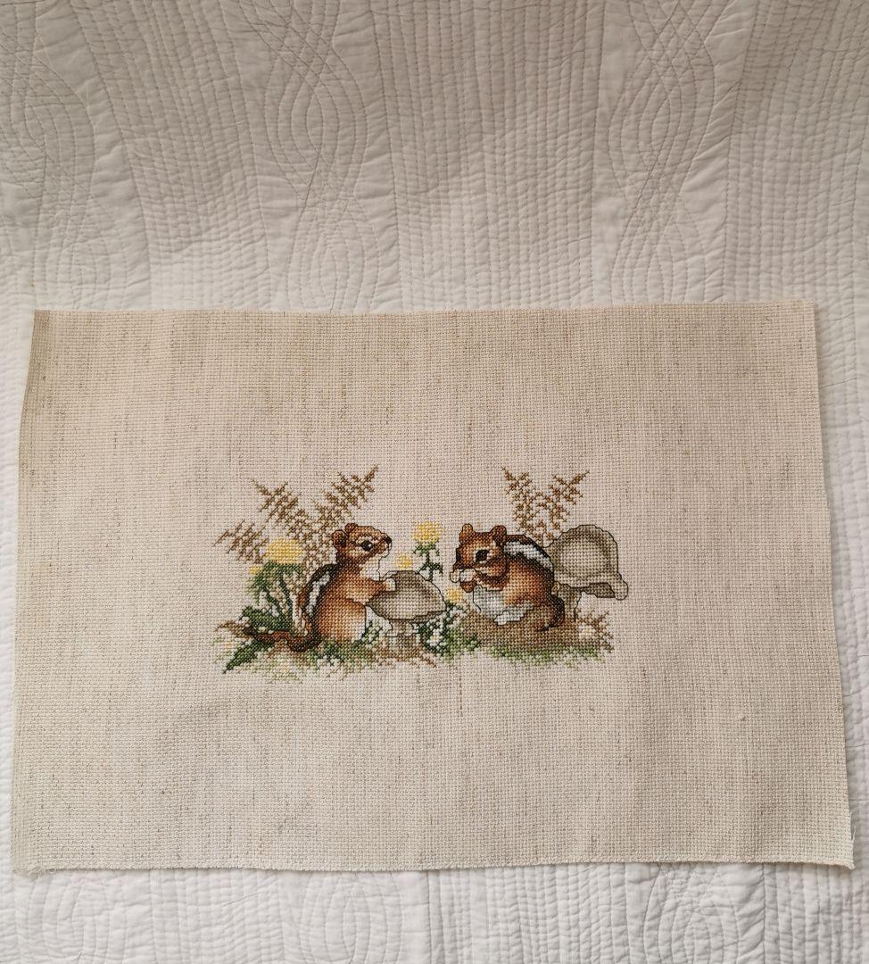 アンティークニードルクロスポイント草原のシマリス麻クロス 蒲公英ドングリ茸リネン