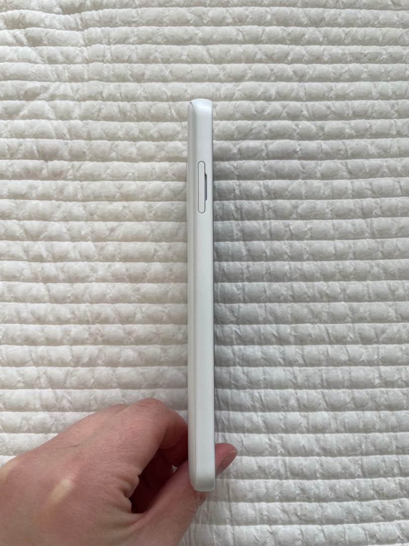 【24時間限定価格】docomo arrows We F-51B ホワイト