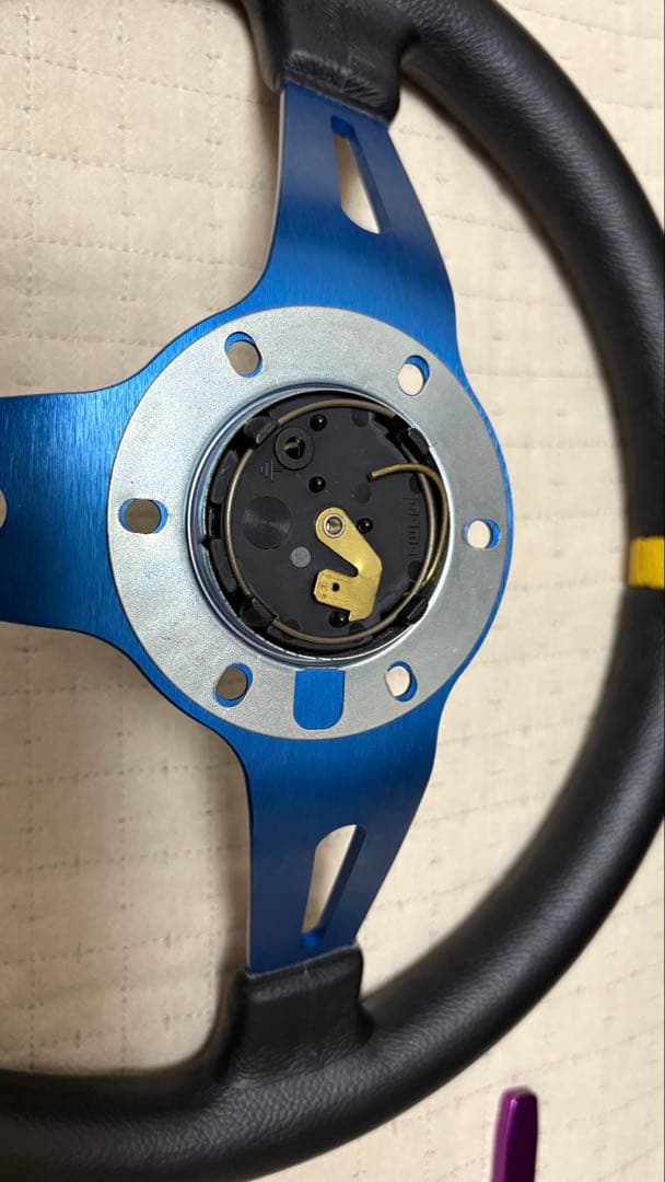 MOMO ステアリング　MOD.08 モデル08 ブルー