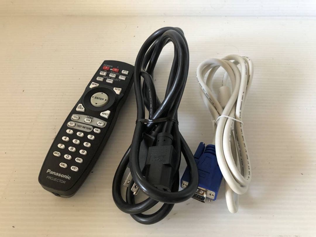 Panasonic PT-DW640S ★6000ルーメン 2画面対応　日本製