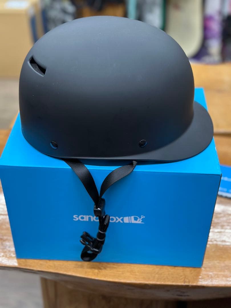 Sandboxのスノーボード用ヘルメット（ブラック）Mサイズ