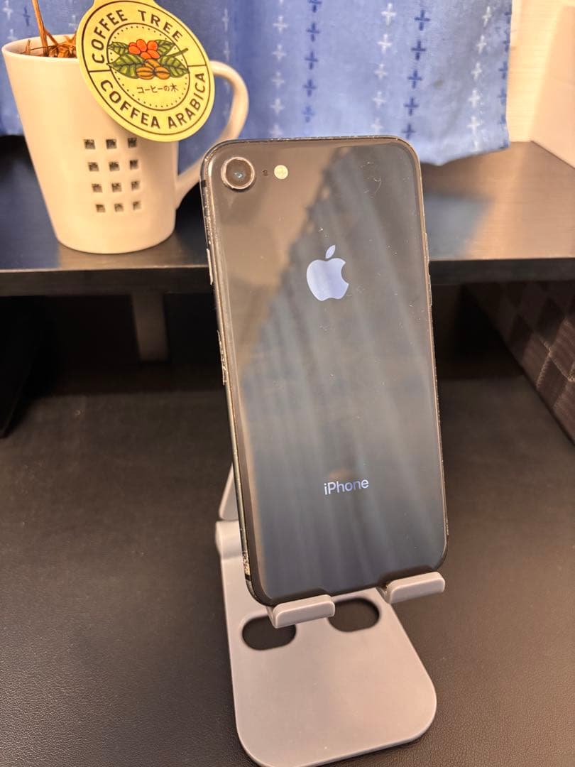 【エモい写真に】iPhone8 /64GB /SIMフリー /初期化・探すオフ済