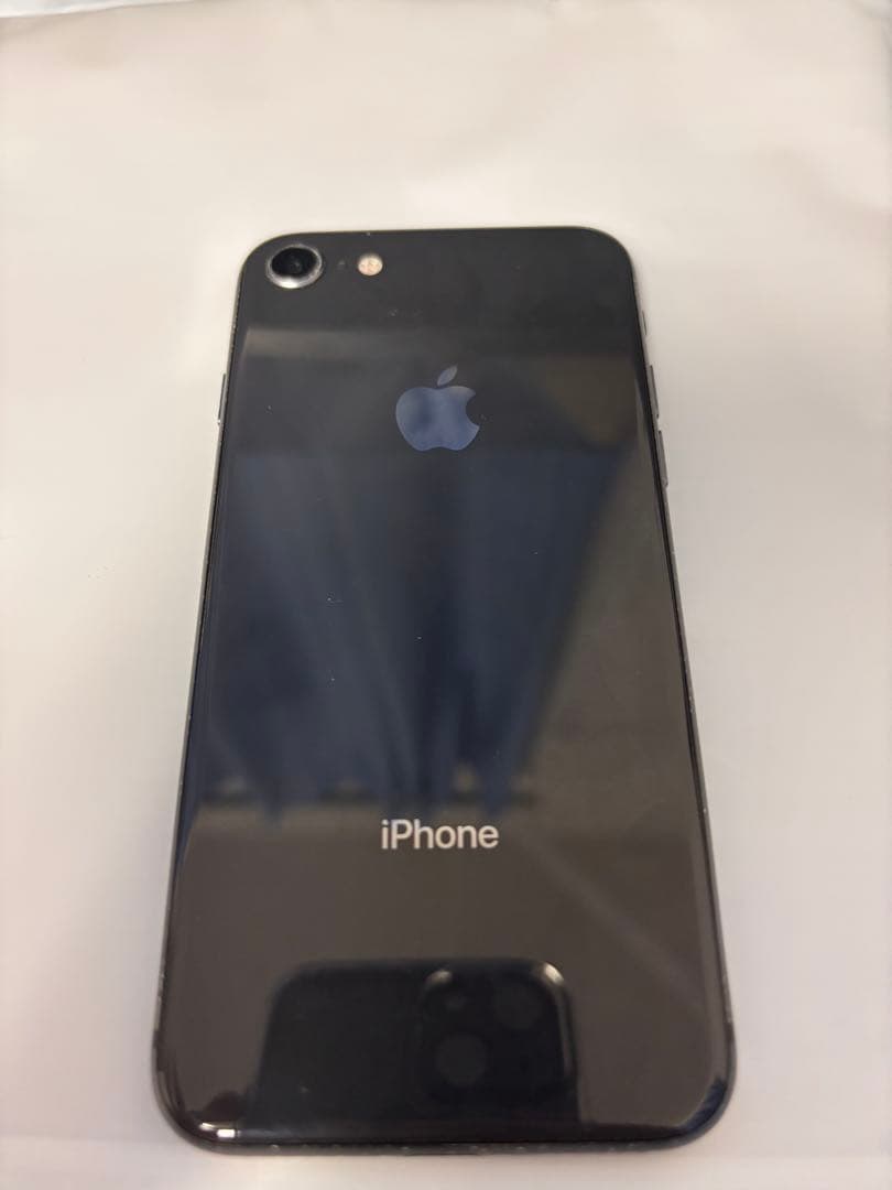 【エモい写真に】iPhone8 /64GB /SIMフリー /初期化・探すオフ済