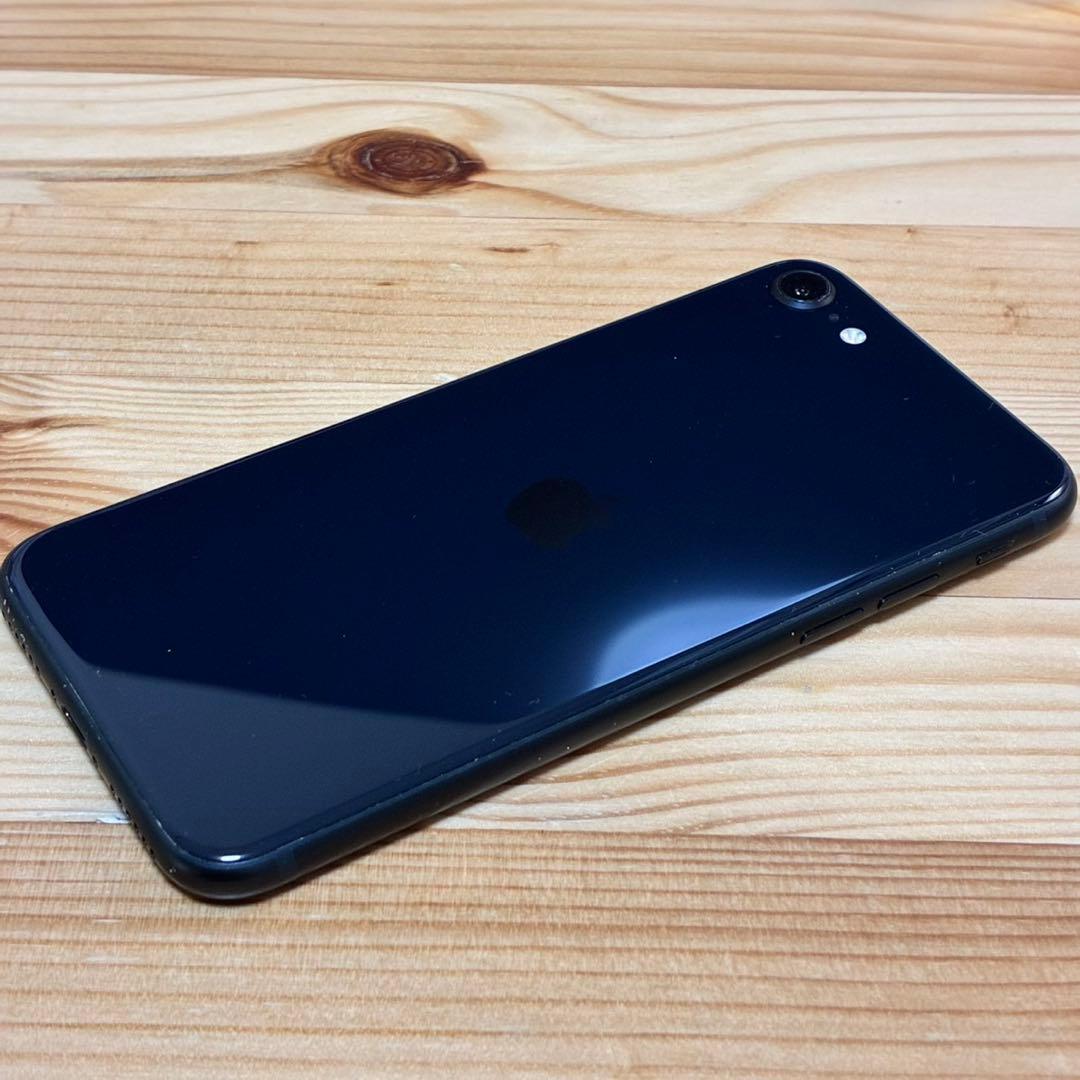 バッテリー新品　iPhoneSE第3世代64GB SIMフリー　美品　おまけ有り