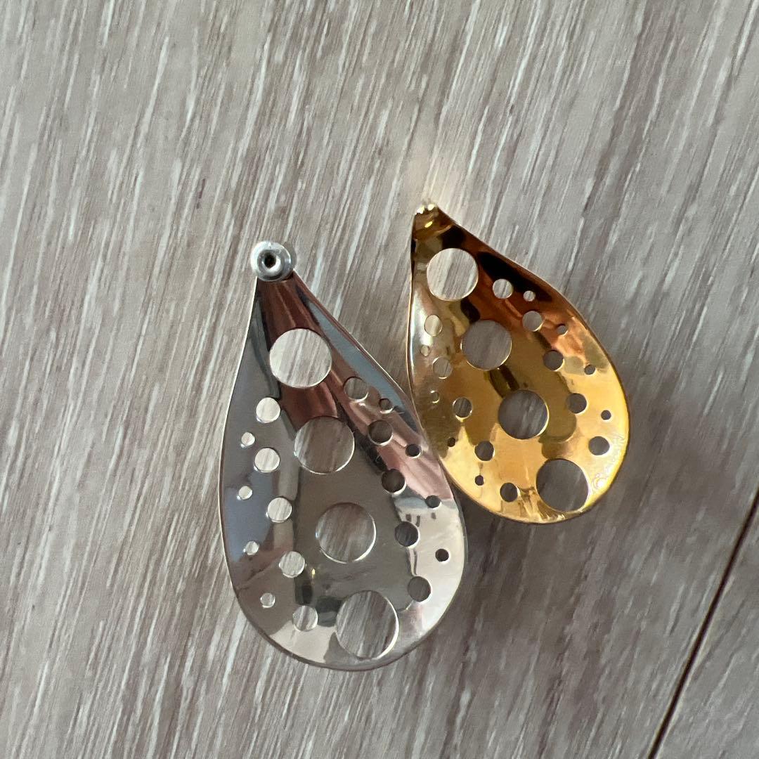 シャルロットシェネ　片耳ピアス