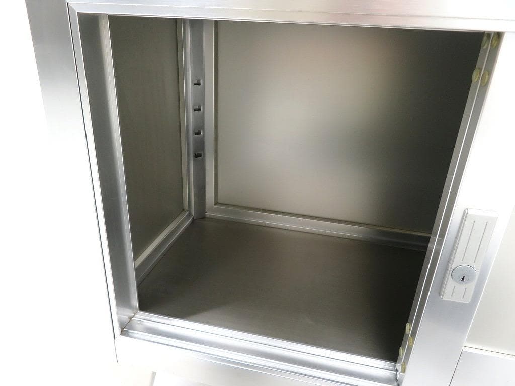 美品　ユヤマ　アルミ　ガラス　ケビント　ドクターキャビネット　飾り棚　シェルフ