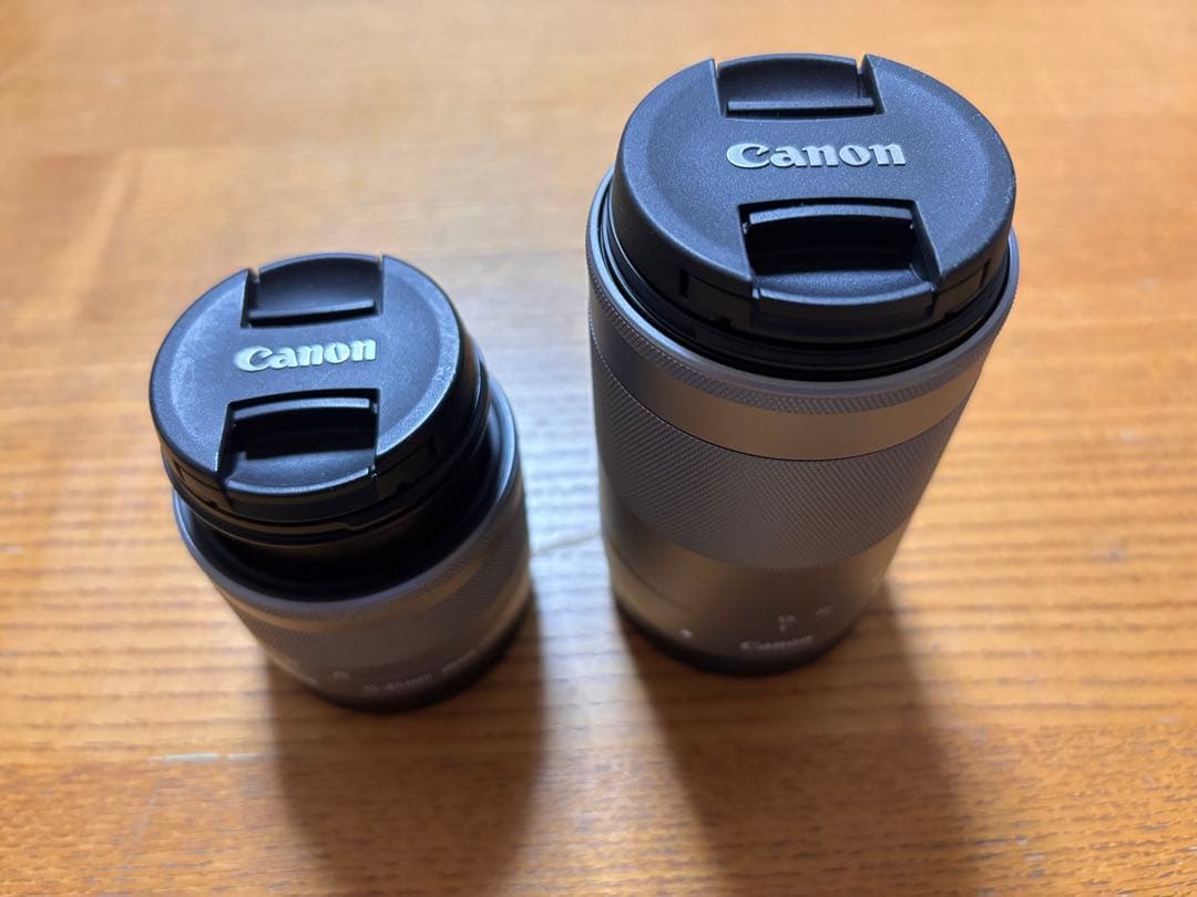 Canon EOS Kiss M ダブルズームキット　専用箱あり