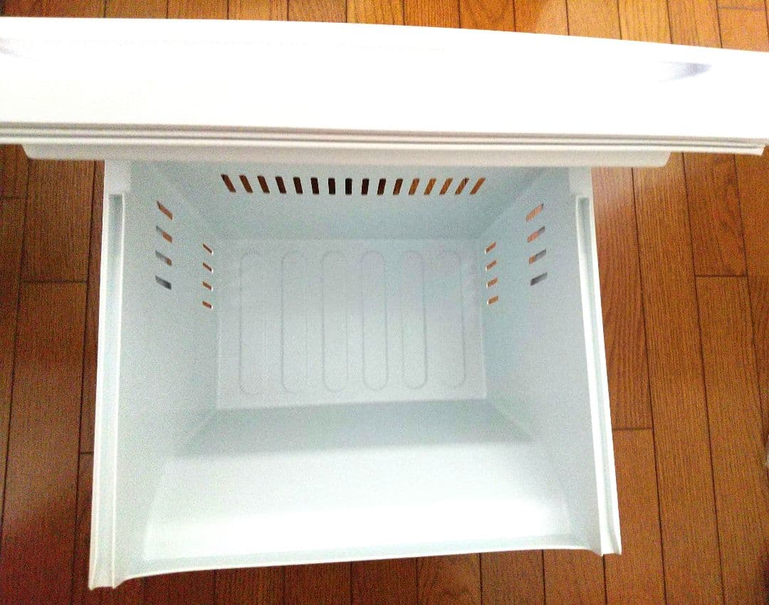 未使用に近い　2025年製 ホワイト冷蔵庫 2ドア　ヤマダ電気保証5年あり