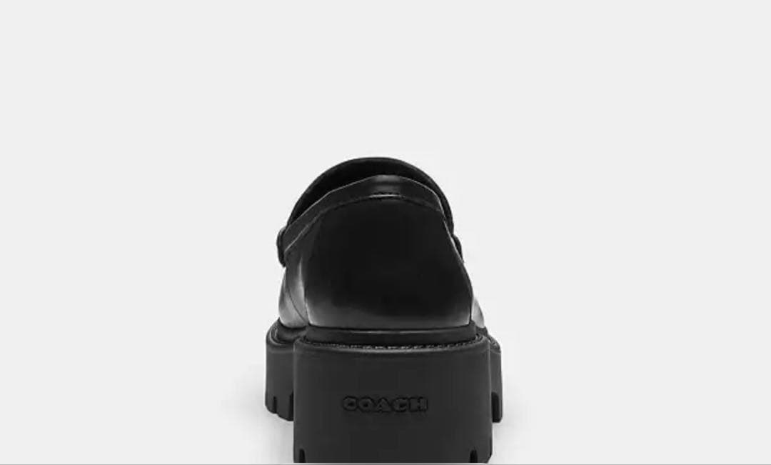 最終値下げ　表記8 サイズ25-25.5相当　COACH スタッズ付きローファー