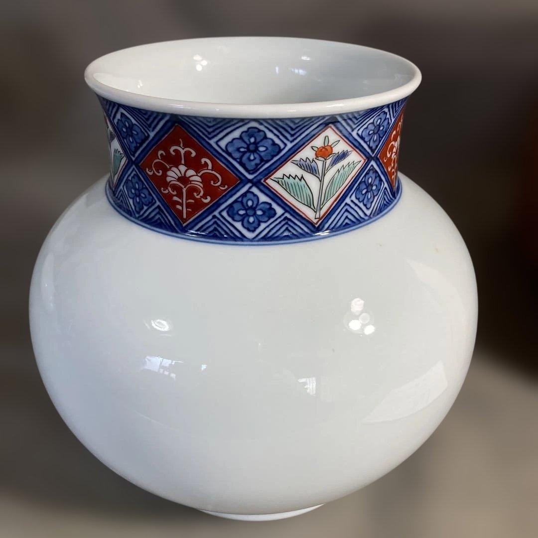 【柿右衛門】赤絵の伝統　日本の名窯　角福　柿右衛門作　錦岩柳小鳥文　花瓶