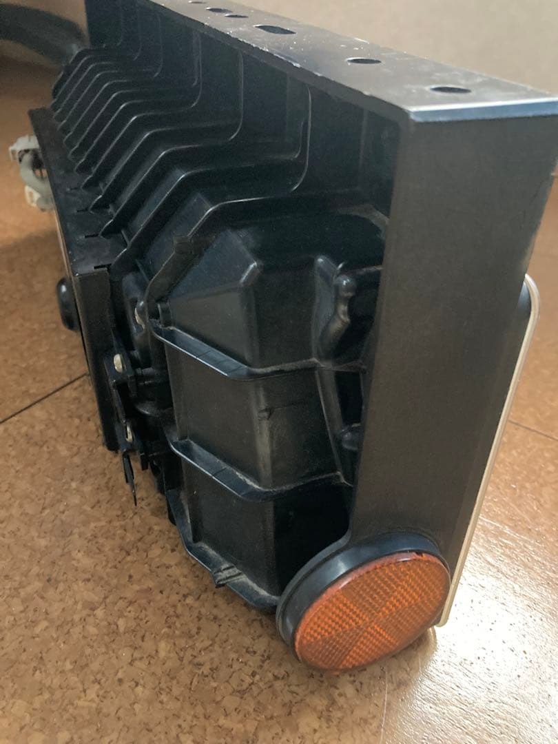 KOITO トラック用オールLEDリアコンビネーションランプ　3連タイプ　左のみ