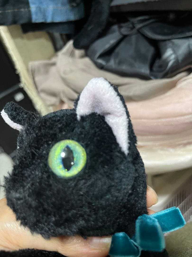 黒いぬいぐるみ猫