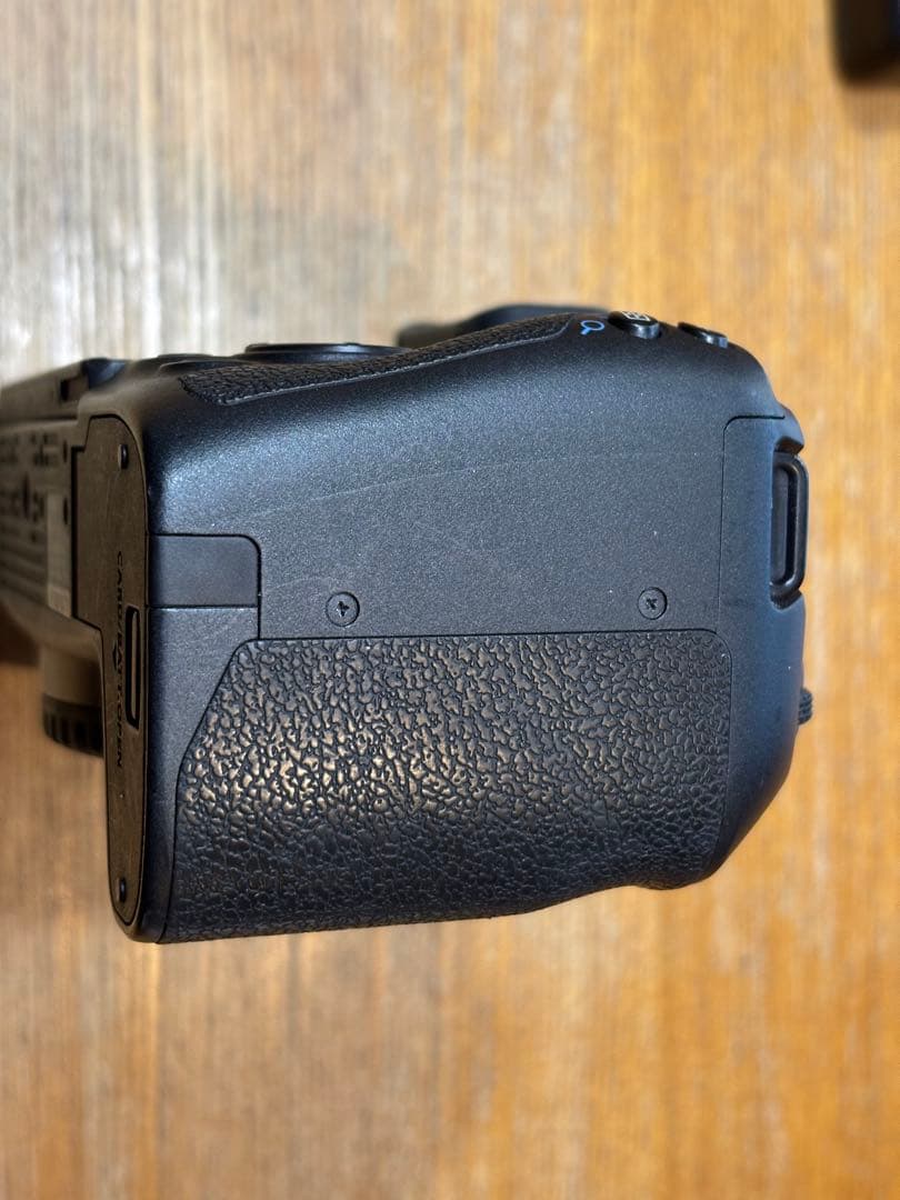 ゴック出品　Canon EOS RP ボディーのみ【訳あり】