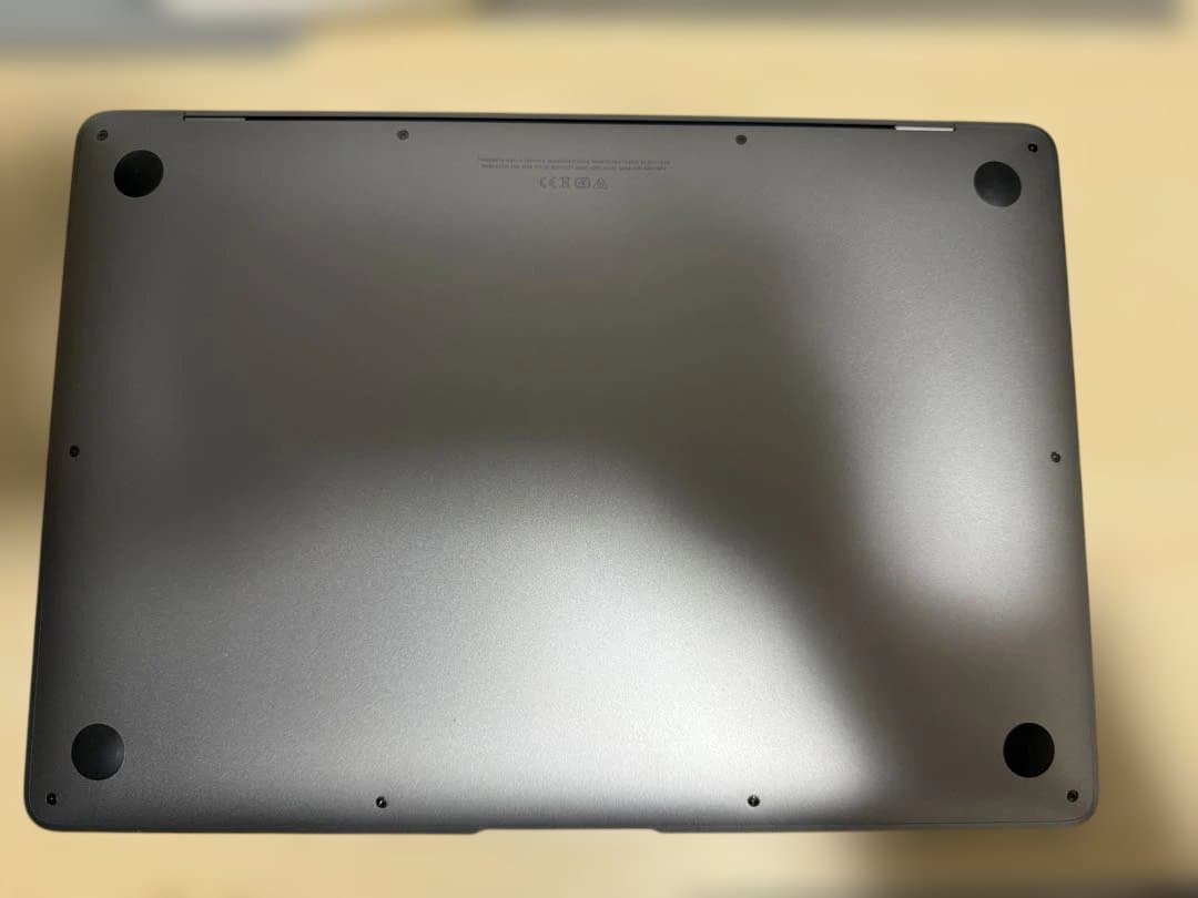 Mac book air M1 バッテリー　100% 放電回数4回