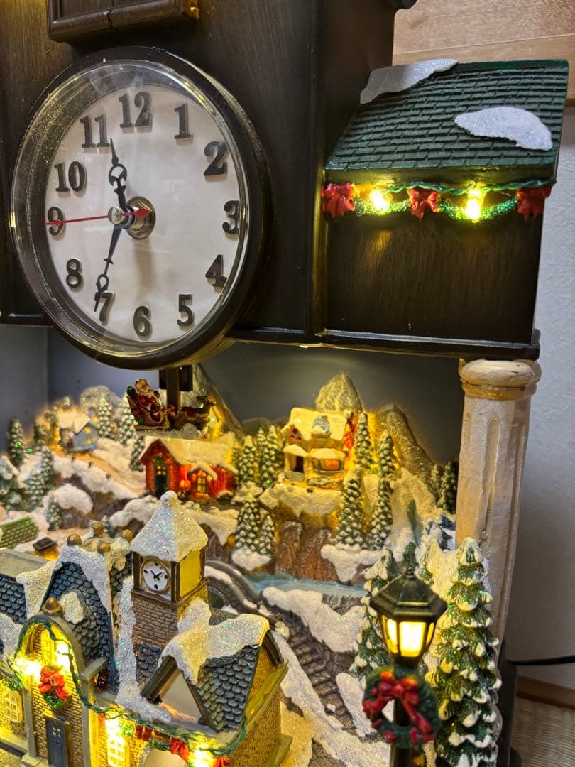 クリスマス装飾カッコウ時計、クリスマスビレッジシーン、LEDライト、音楽、