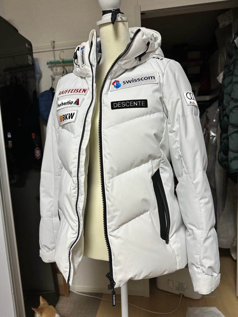 正美品DESCENTE ホワイト スキーウェアダウン