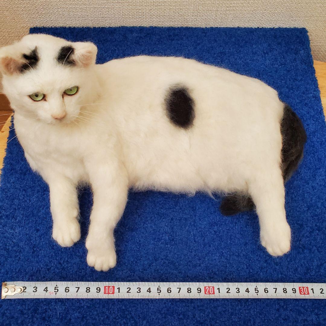 羊毛フェルト猫　 白トビキジ