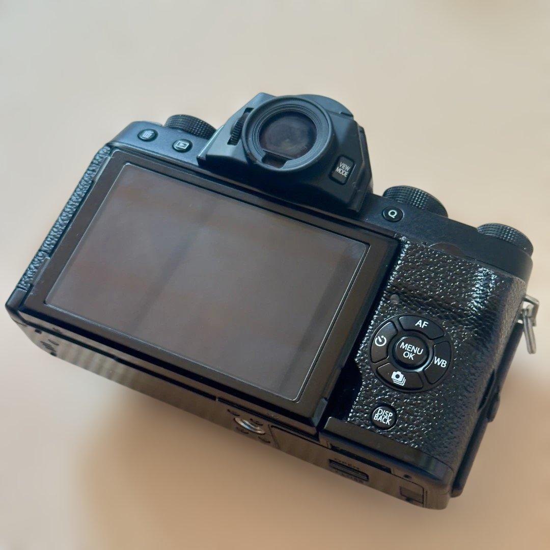 y*y様 FUJIFILM X-T100黒 Viltrox ＋ 7Artisan