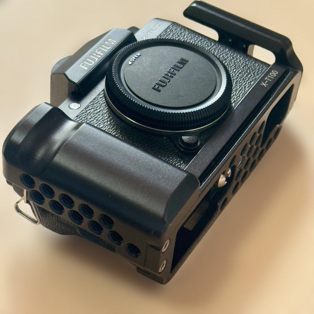 y*y様 FUJIFILM X-T100黒 Viltrox ＋ 7Artisan