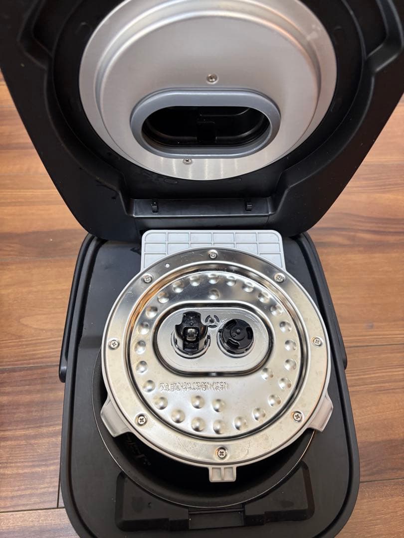 【残り7日‼️】TOSHIBA 圧力IH炊飯器 RC-6PXR ブラック