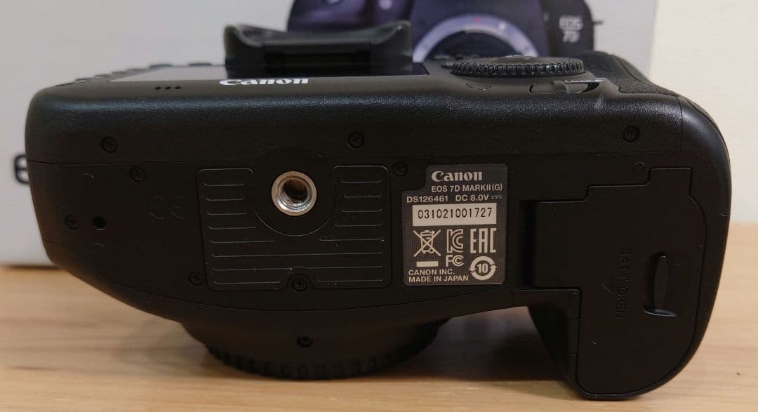 ［値下］Canon EOS 7D Mark II ボディ バッテリーグリップ付