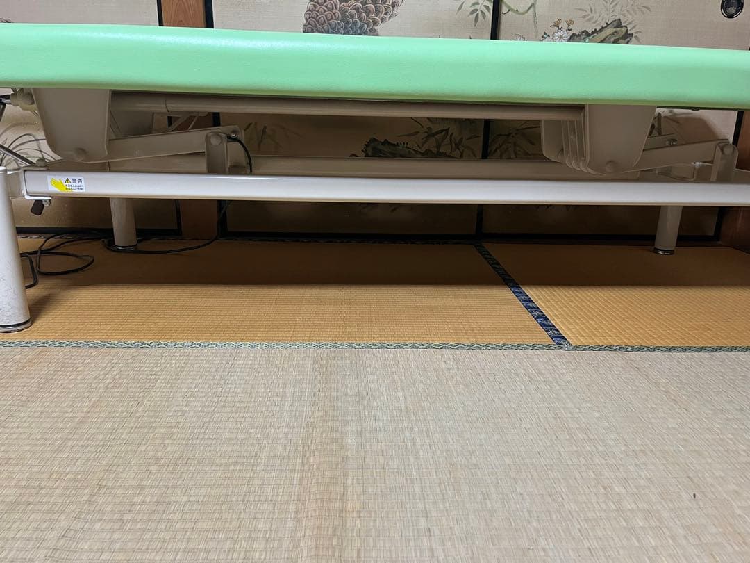 高田製作所整体ベッド！有孔手動アイホットハイロー！