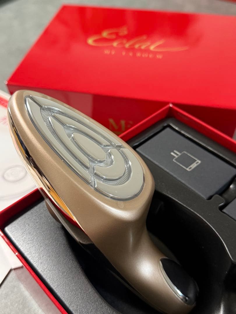 ME LA BOUM エムイーラボン Eclat 美顔器 IKKOプロデュース