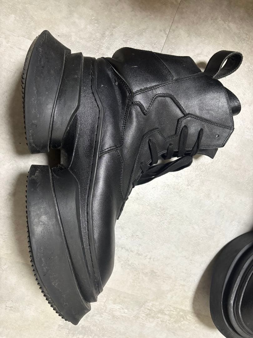 Julius プラットフォームブーツ