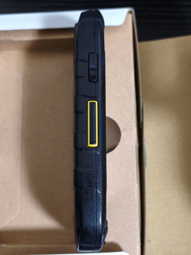 京セラ Kyocera TORQUE SKT01 美品