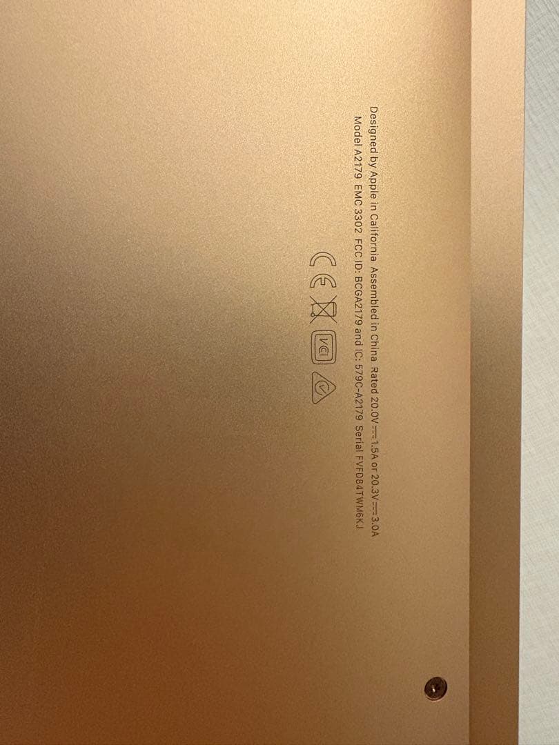 MacBookAir A2179 8G/512G 画面割れ