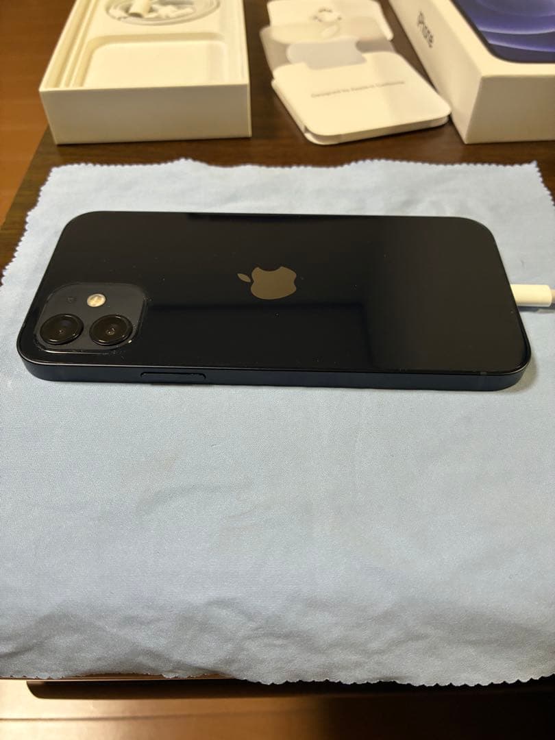 Apple iPhone 12 ブラック 64GB 本体　SIMロック解除