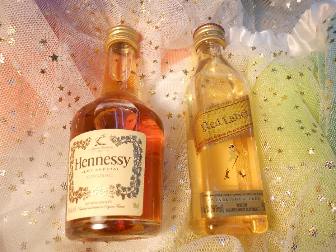 未開封9.980円Hennessyコニャックとジョニーウォーカー赤ラベル