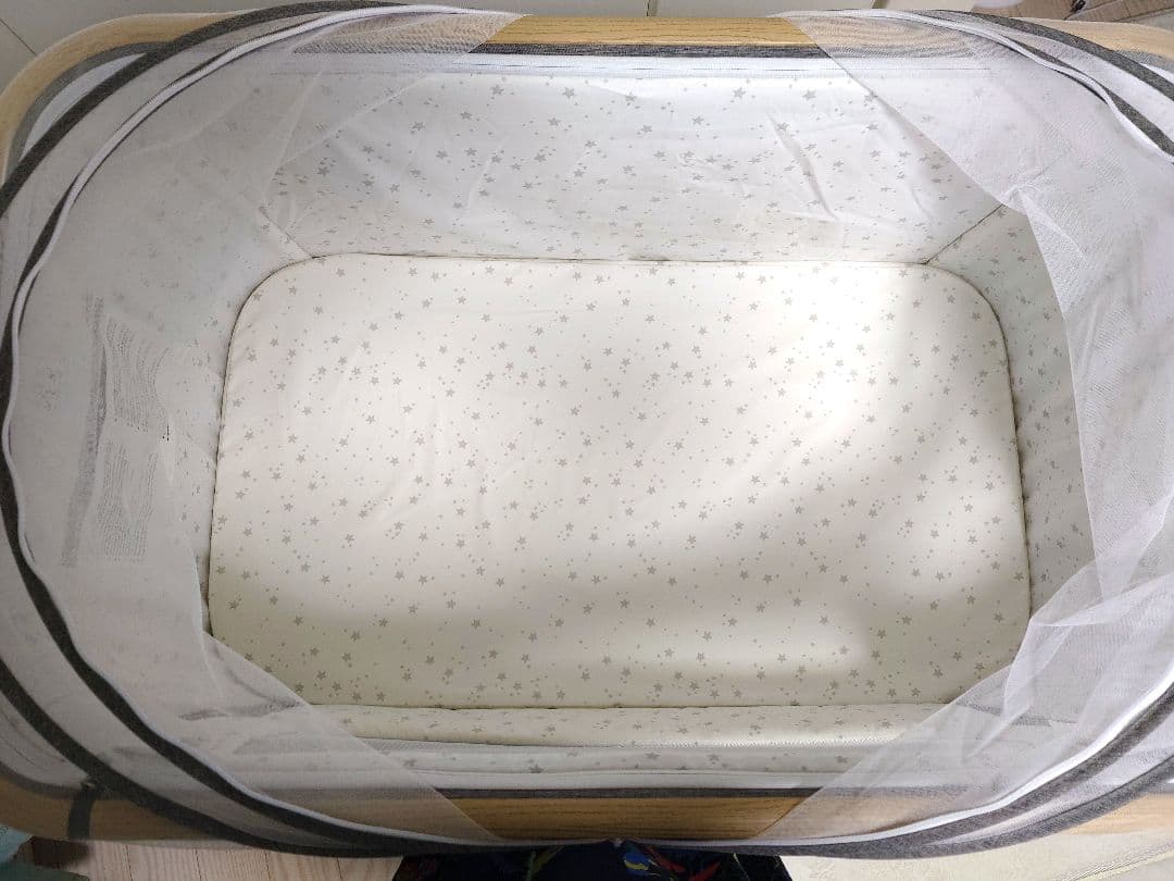 【最終値下げ】HZDMJ キャスター付 ベビーベッド 折りたたみ グレー