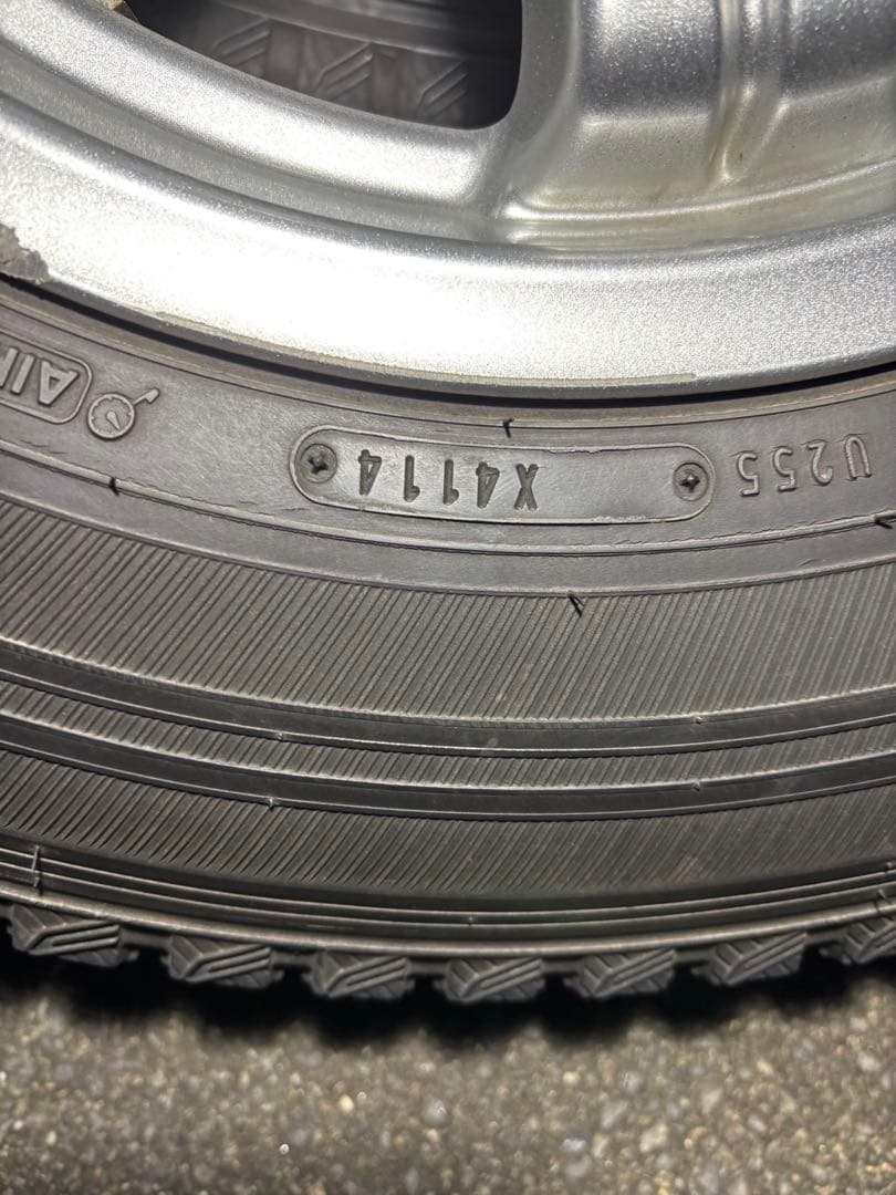 引取限定15インチ ホイールとスタッドレスタイヤ4本セット