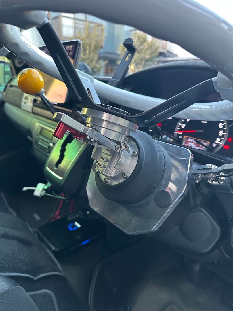 ⭐︎アベニューステアリング　ラフィックスGTC ハイエースおまけ付き⭐︎