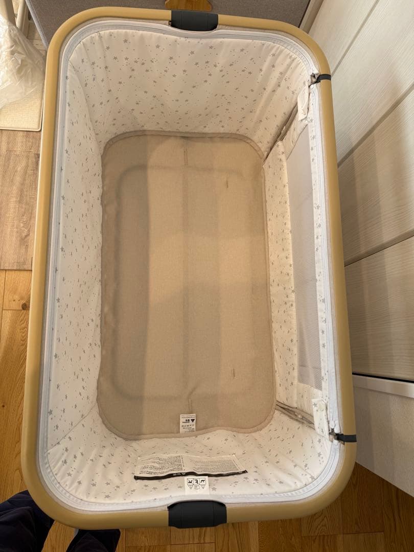 〈直接お渡し〉カーキ ベビーベッド 2025年モデル