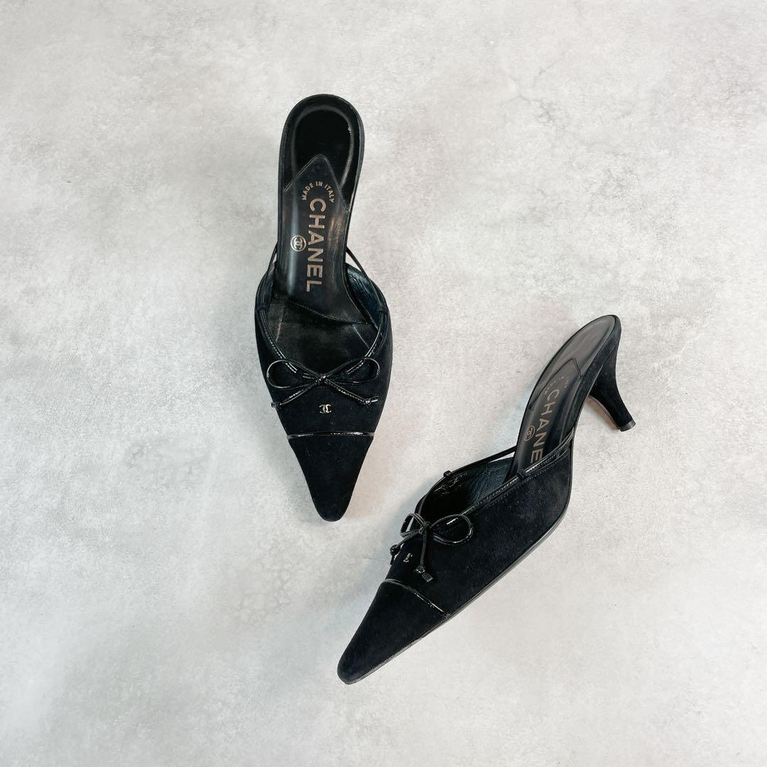 靴 Vintage Chanel Black suede bow mules