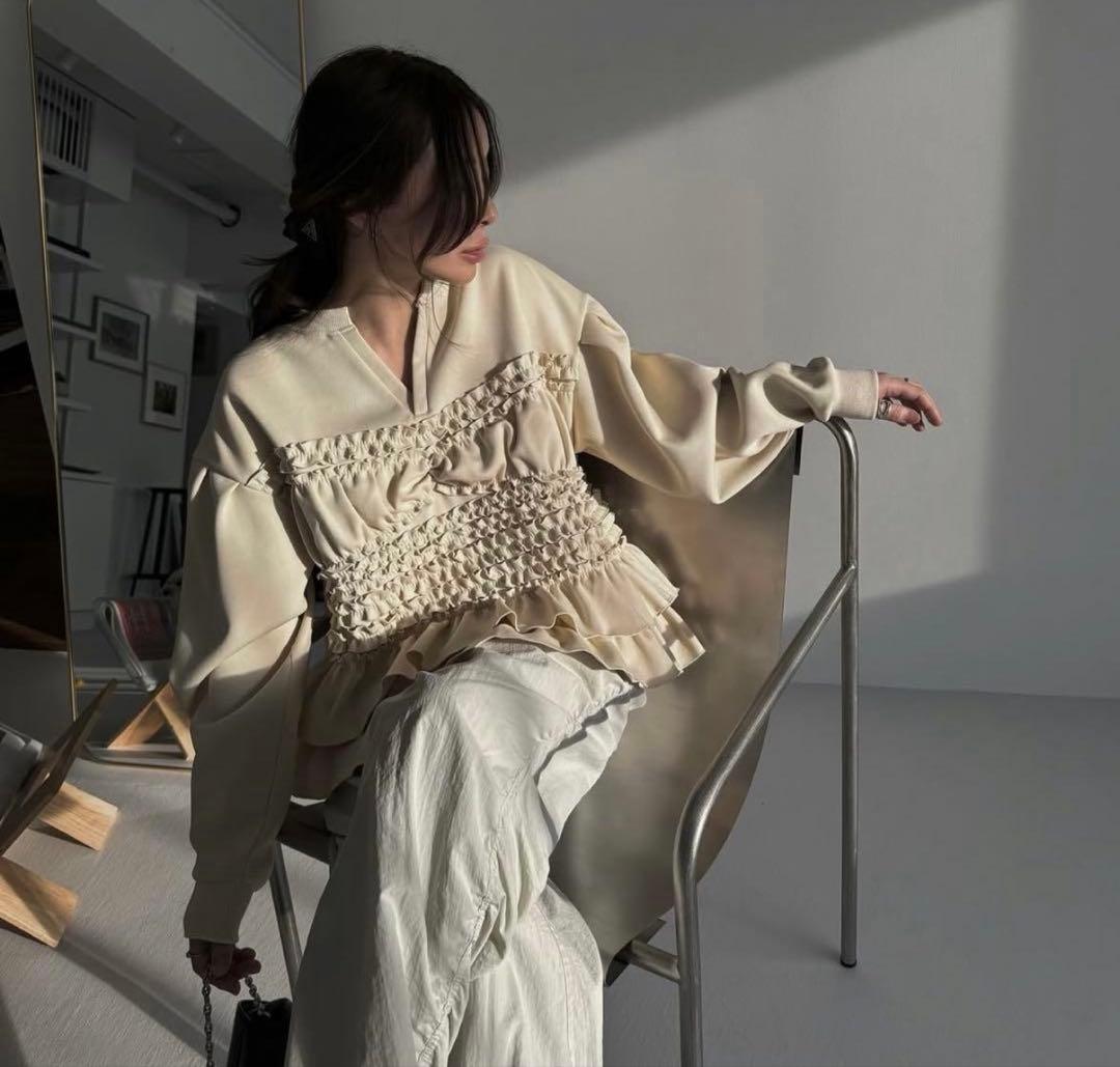 新品WILLFULLY/gather frill keynecksweatフリル